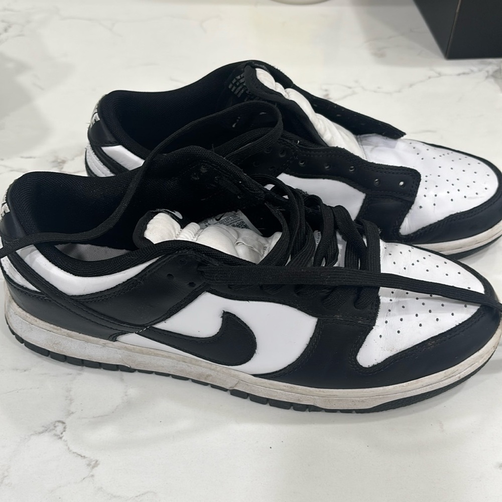 Panda Dunks men’s size 91/2